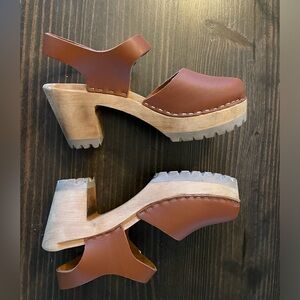 Mia Abba clogs size 37 tan luggage